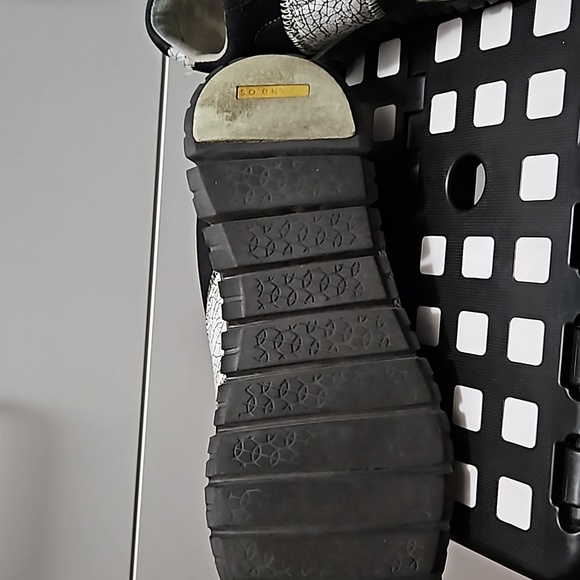 Cole Haan sneakers... - Picture 7 of 7